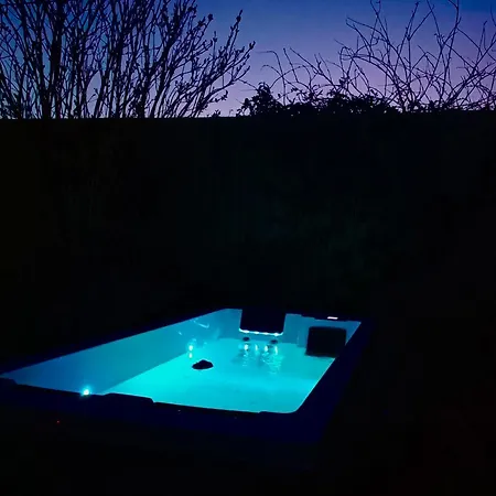 La Flamina Sejour Bien-etre Pour 6 Spa, Diner, Sophrologie Et Petit-dejeuner 3*