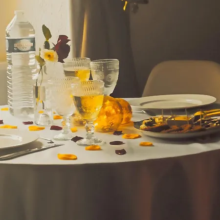 La Flamina Sejour Bien-etre Pour 6 Spa, Diner, Sophrologie Et Petit-dejeuner Bed & Breakfast