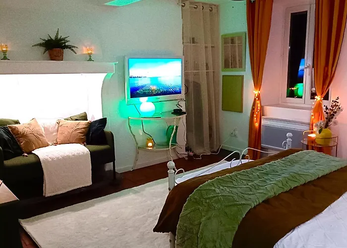 Halte Premium A Velo Entre Amis Proche Du Canal Du Midi Et De La Cite De Carcassonne Avec Privatif, Repas Maison, Nuitee Et Pdj Pour 6 Personnes Bed & Breakfast Pexiora