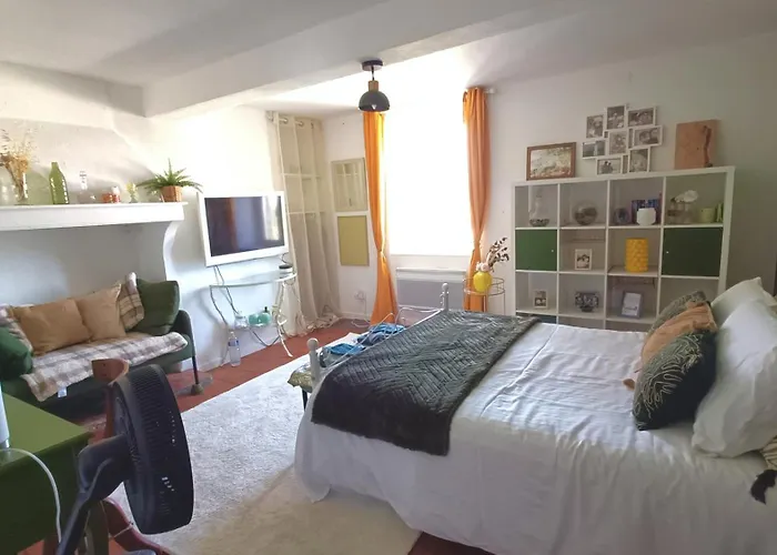 Bed & Breakfast Halte Premium A Velo Entre Amis Proche Du Canal Du Midi Et De La Cite De Carcassonne Avec Privatif, Repas Maison, Nuitee Et Pdj Pour 6 Personnes Pexiora