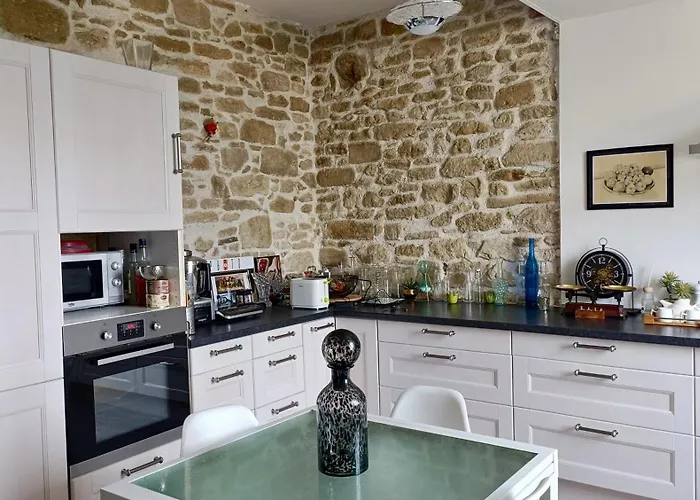 Halte Premium A Velo Entre Amis Proche Du Canal Du Midi Et De La Cite De Carcassonne Avec Privatif, Repas Maison, Nuitee Et Pdj Pour 6 Personnes